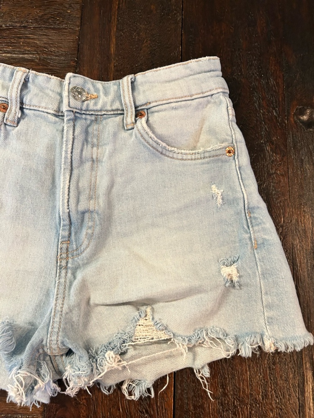 Zara Cut Off Light Wash Distressed Women’s Denim Jean Shorts with Raw Hem - Picture 5 of 9